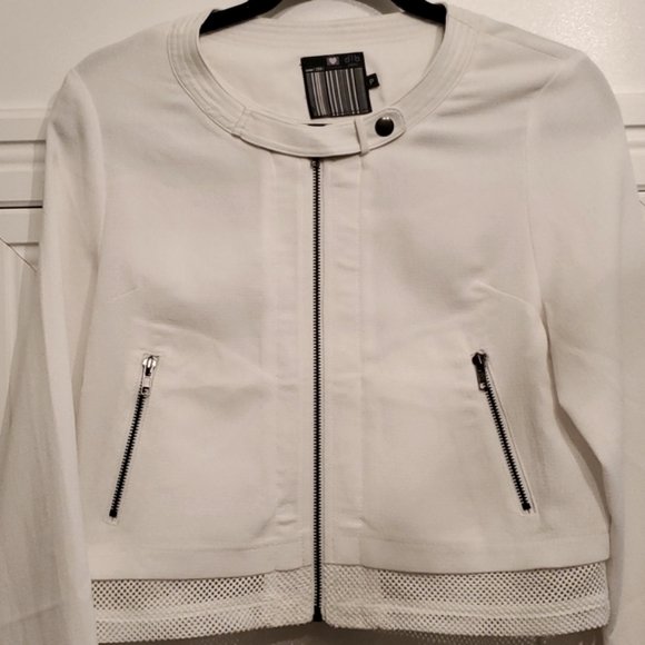 NEW Women's Lightweight White Jacket Size Small - Picture 6 of 9